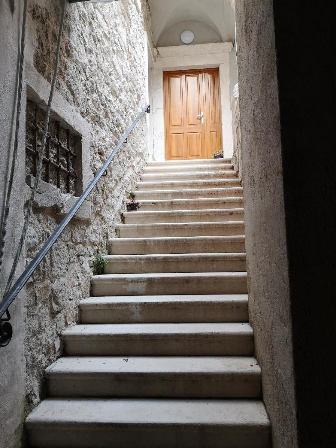 Orange Apartment Sibenik Bagian luar foto